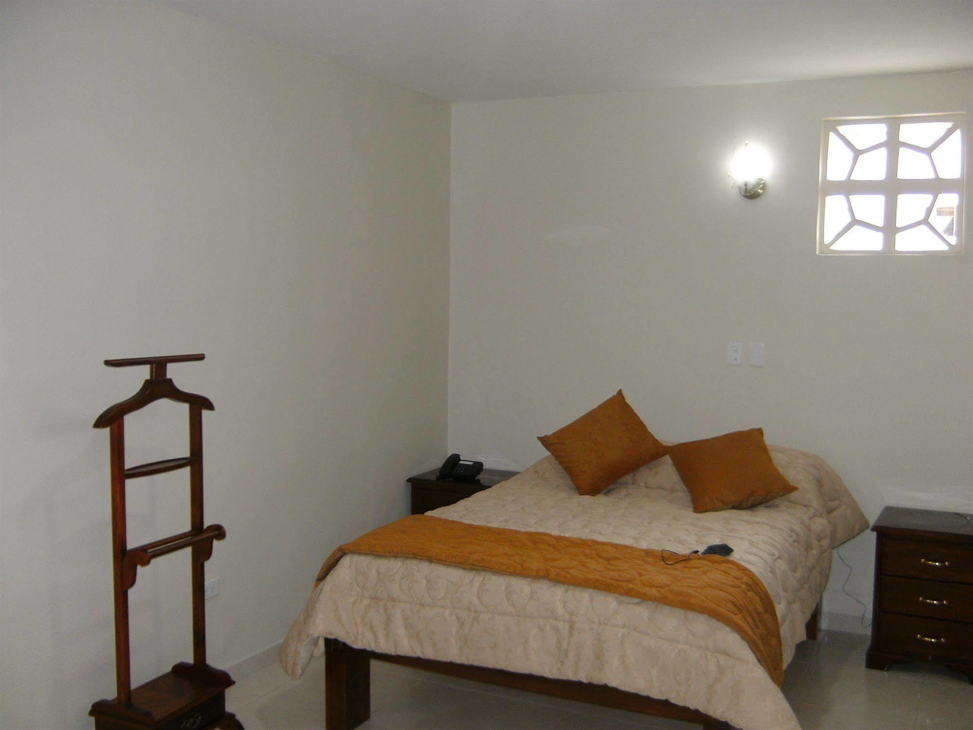 Hostal Fevilamir Ibarra Exterior photo